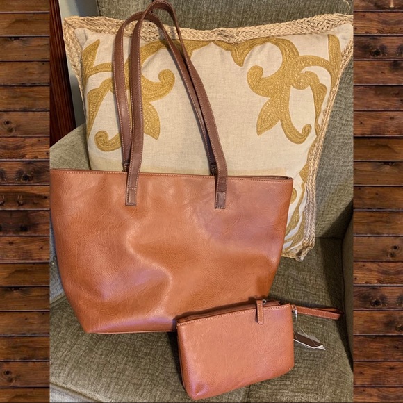 b . o . c    Purse  and Wristlet - Picture 2 of 7